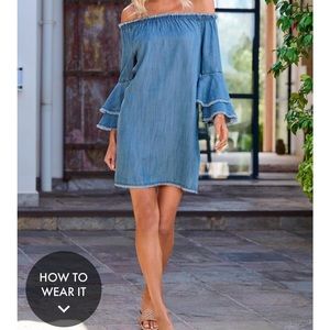 Chambray denim 3/4 sleeve very versatile can be worn off or on shoulder